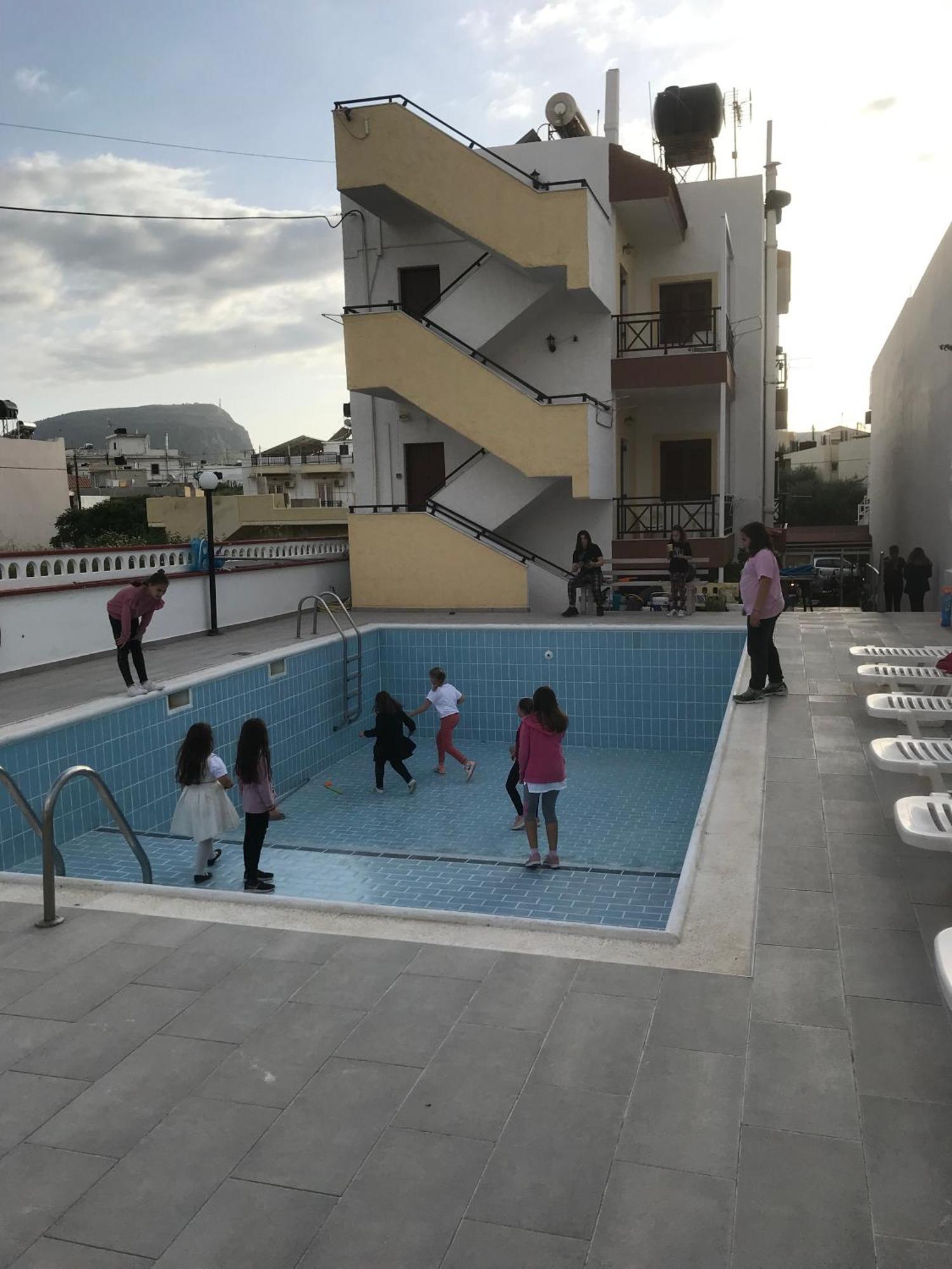 Eleni Apartments Hersonissos  Exterior photo